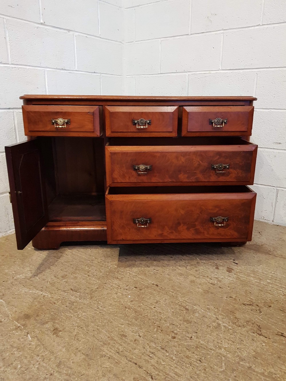 ANTIQUE VICTORIAN MAHOGANY WASHSTAND C1880 View III