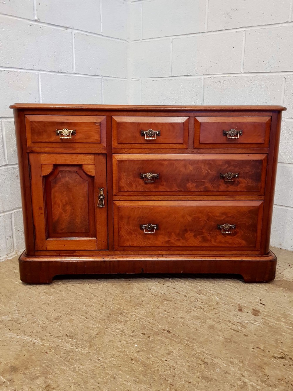 ANTIQUE VICTORIAN MAHOGANY WASHSTAND C1880 View IV