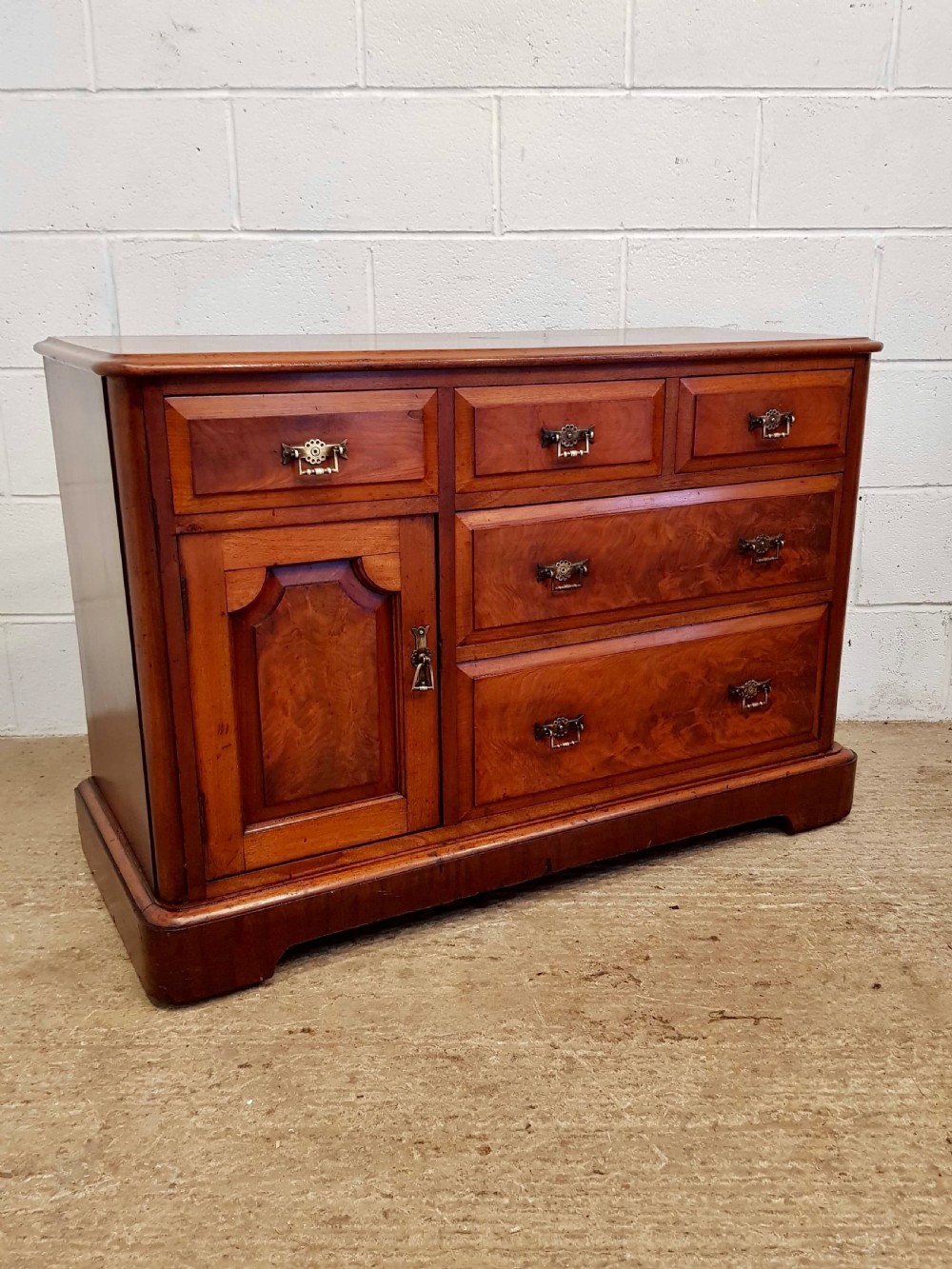 ANTIQUE VICTORIAN MAHOGANY WASHSTAND C1880 View V