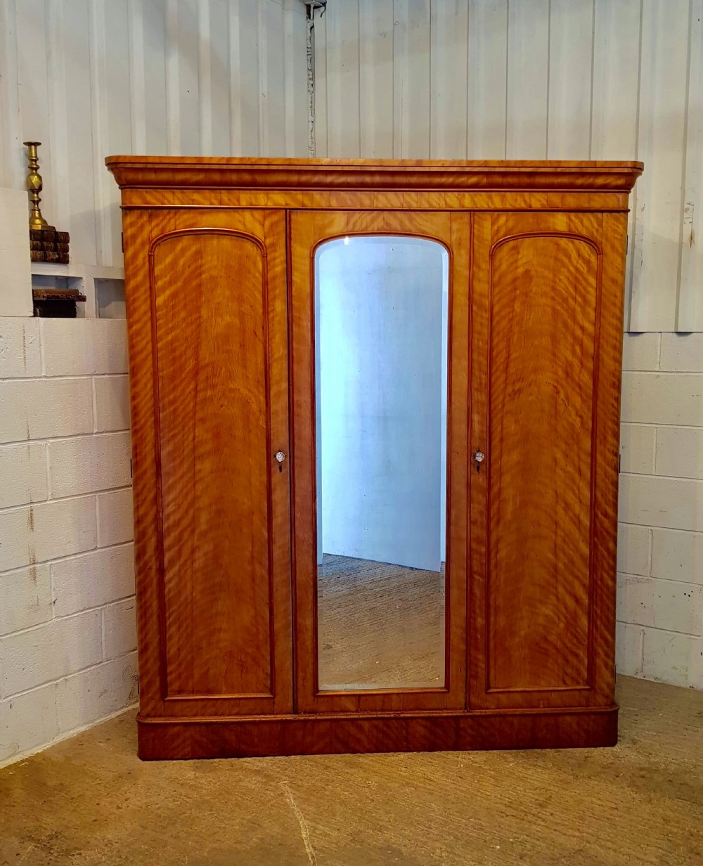 ANTIQUE VICTORIAN SATIN BIRCH TRIPLE WARDROBE COMPACTUM C1880 View VI