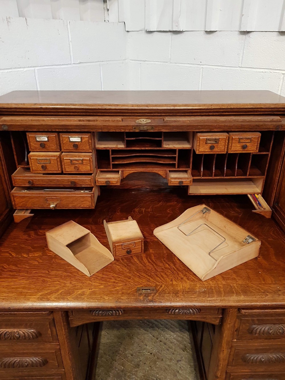 SUPERB ANTIQUE VICTORIAN OAK ROLL TOP DESK WITH SECRET DRAWERS C1880 View IV