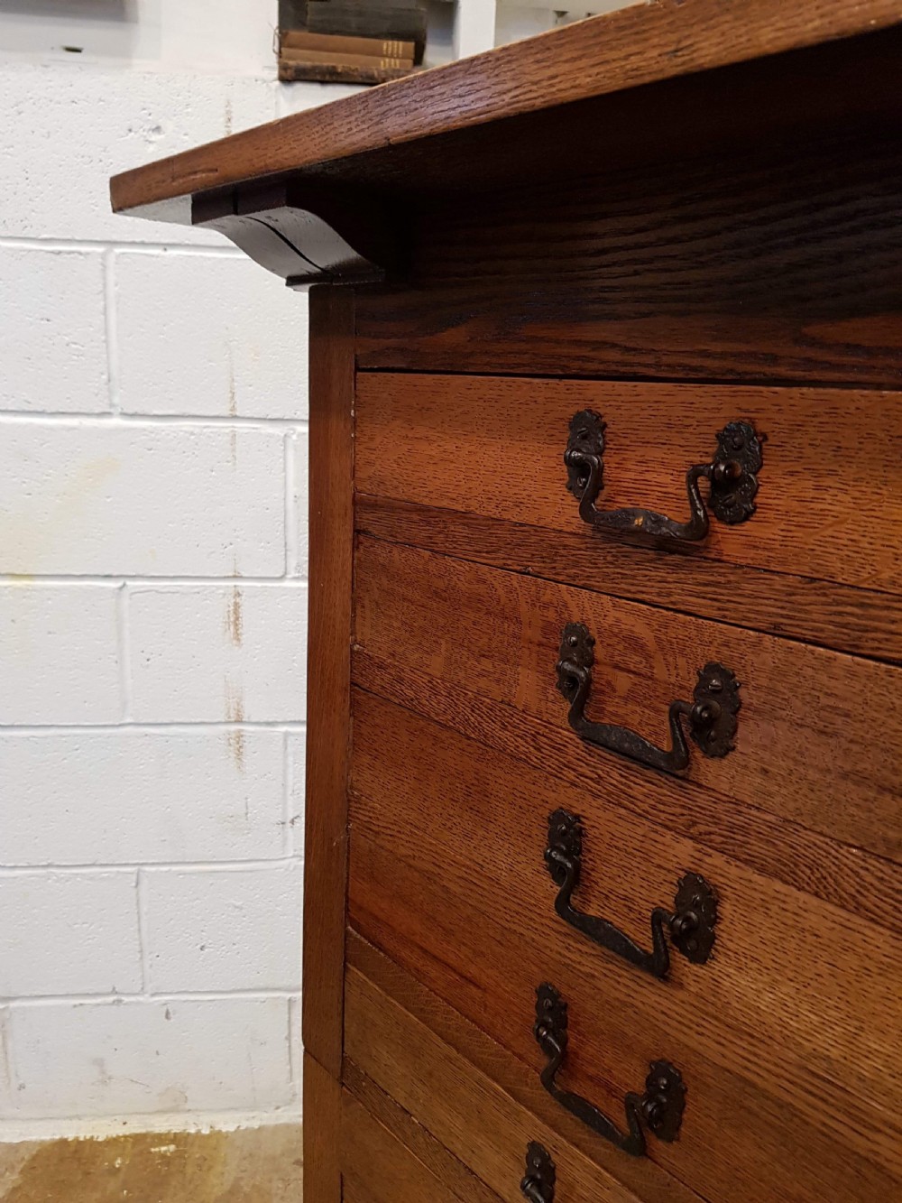 SUPERB ANTIQUE LATE VICTORIAN ARTS & CRAFTS LARGE OAK PLAN CHEST C1890 View V