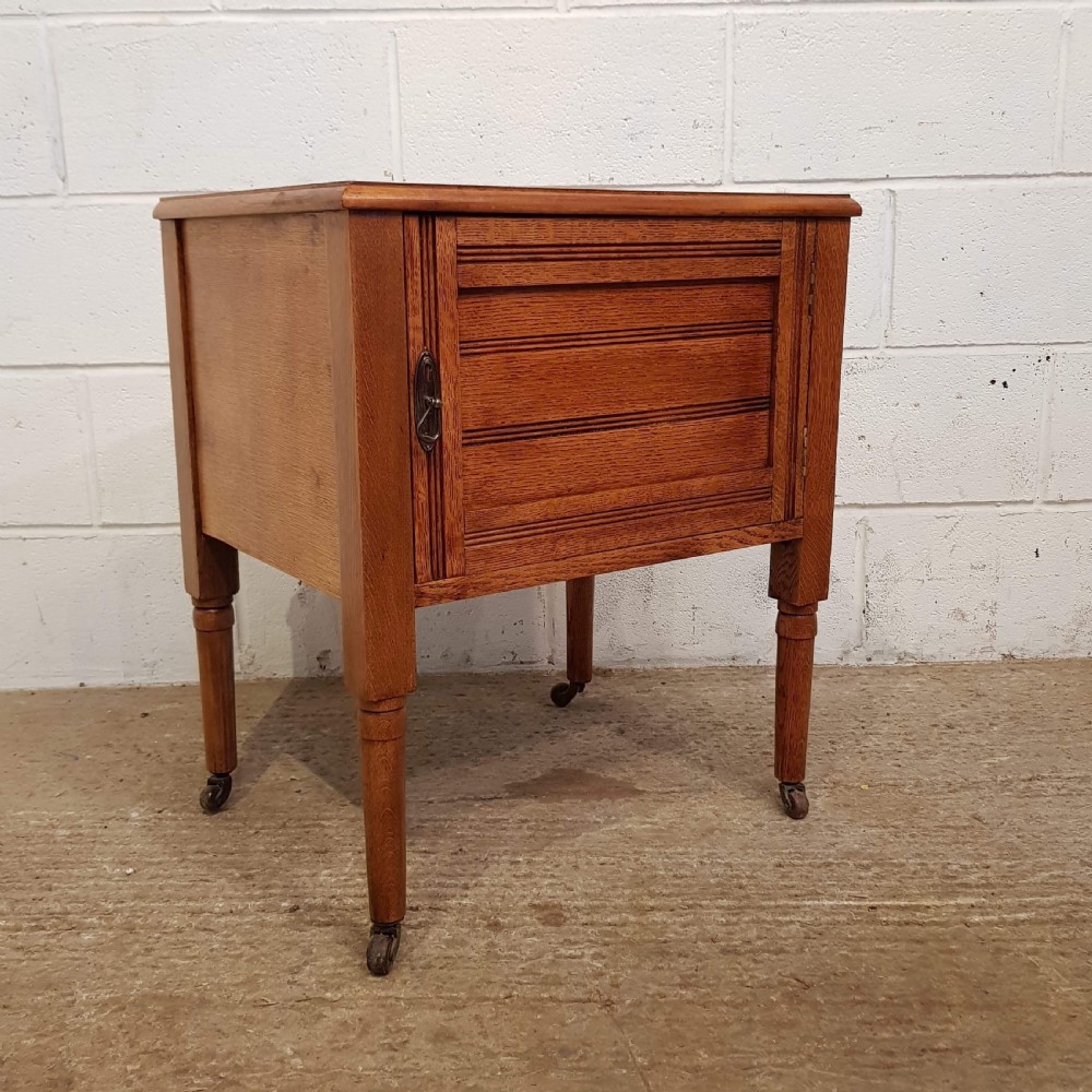 ANTIQUE PAIR EDWARDIAN GOLDEN OAK BEDSIDE CABINETS C1900 View II