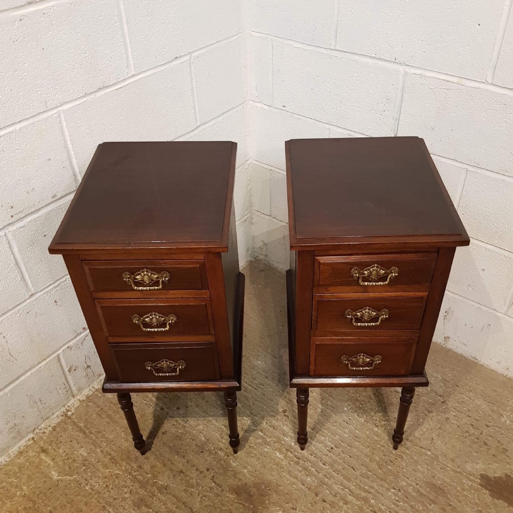ANTIQUE PAIR LATE VICTORIAN MAHOGANY BEDSIDE CHESTS OF DRAWERS C1890 View III