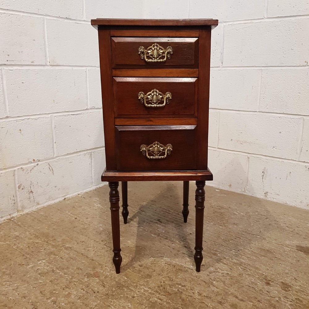 ANTIQUE PAIR LATE VICTORIAN MAHOGANY BEDSIDE CHESTS OF DRAWERS C1890 View IV