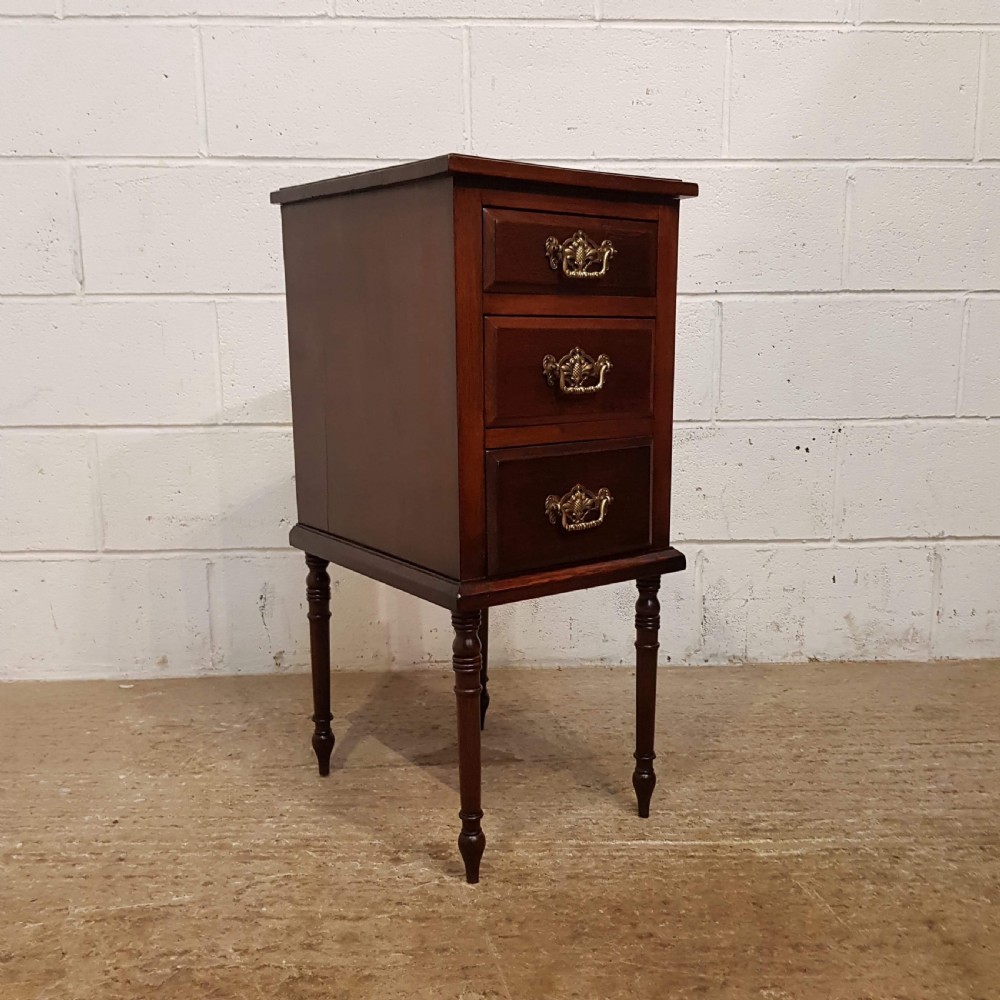ANTIQUE PAIR LATE VICTORIAN MAHOGANY BEDSIDE CHESTS OF DRAWERS C1890 View V