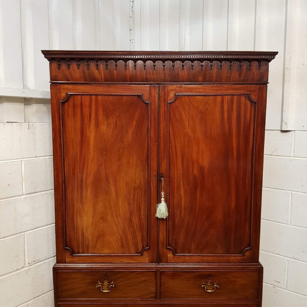 ANTIQUE REGENCY MAHOGANY CLOTHES PRESS C1820 View IV