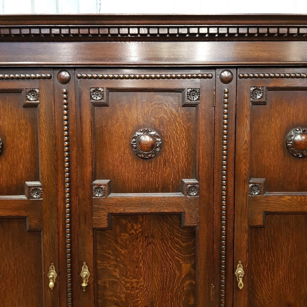 ANTIQUE EDWARDIAN OAK TRIPLE WARDROBE C1900 View IV