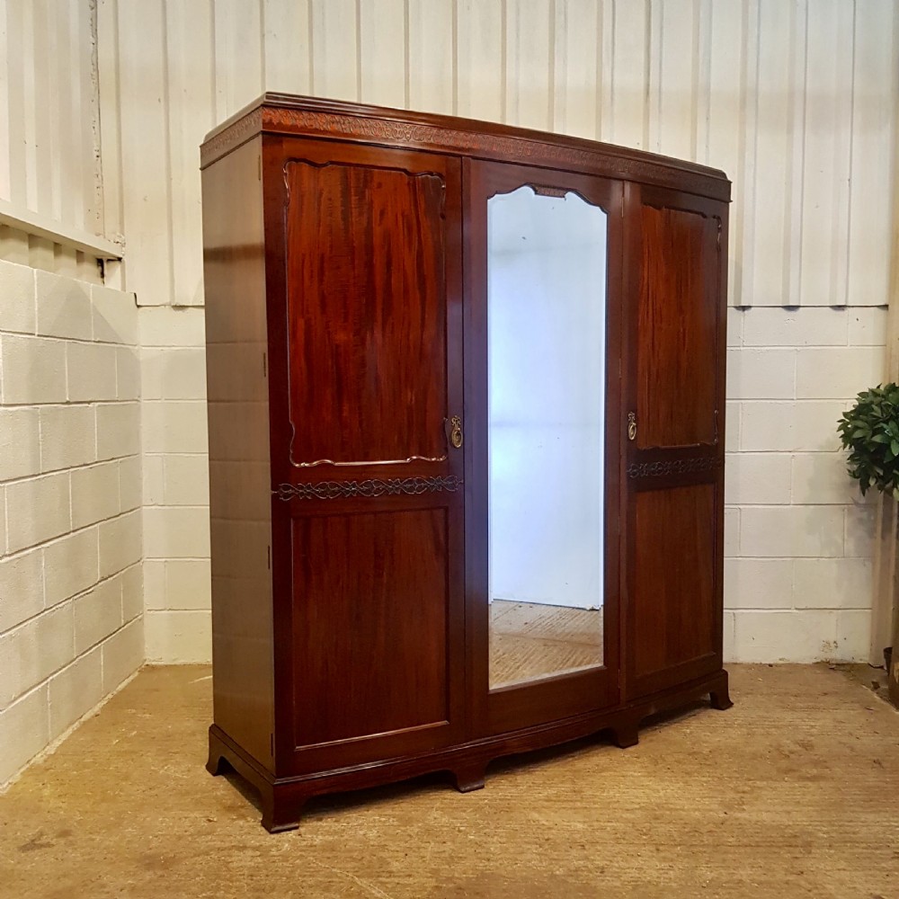 ANTIQUE EDWARDIAN CHIPPENDALE MAHOGANY BOW FRONT TRIPLE WARDROBE C1900 View IV