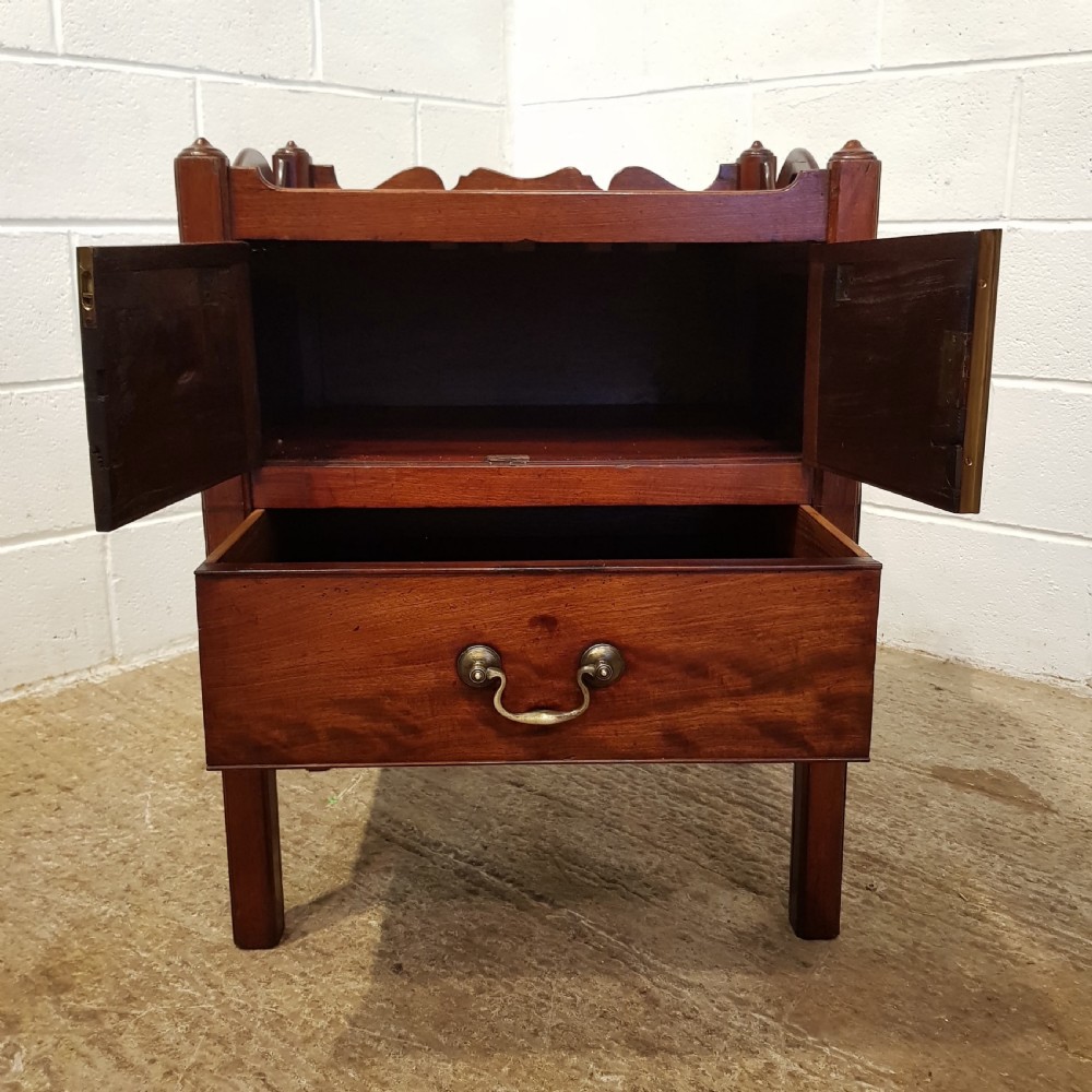 ANTIQUE GEORGIAN PERIOD MAHOGA Y NIGHT STAND C1780 View IV