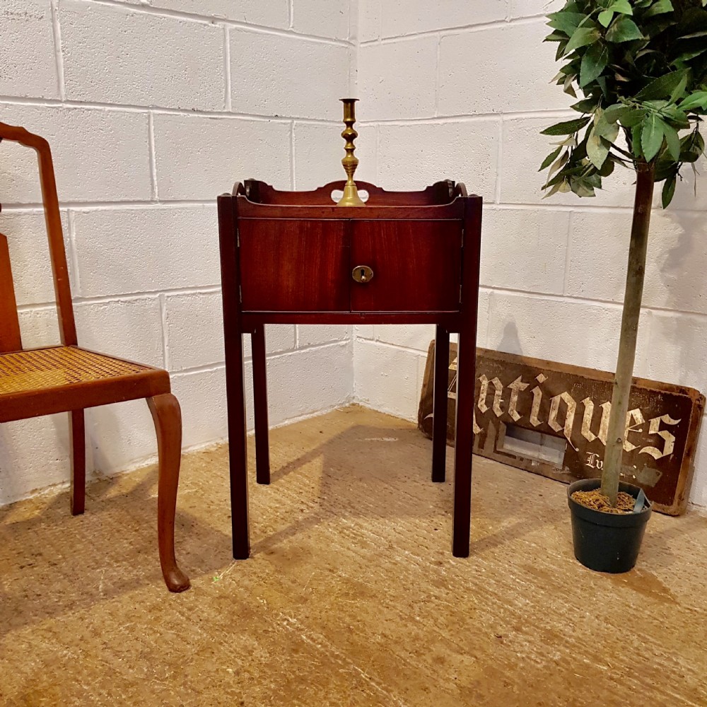 ANTIQUE GEORGIAN PERIOD MAHOGANY NIGHTSTAND C1780