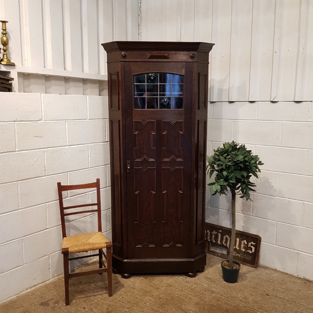 ANTIQUE EDWARDIAN OAK CORNER CUPBOARD C1900