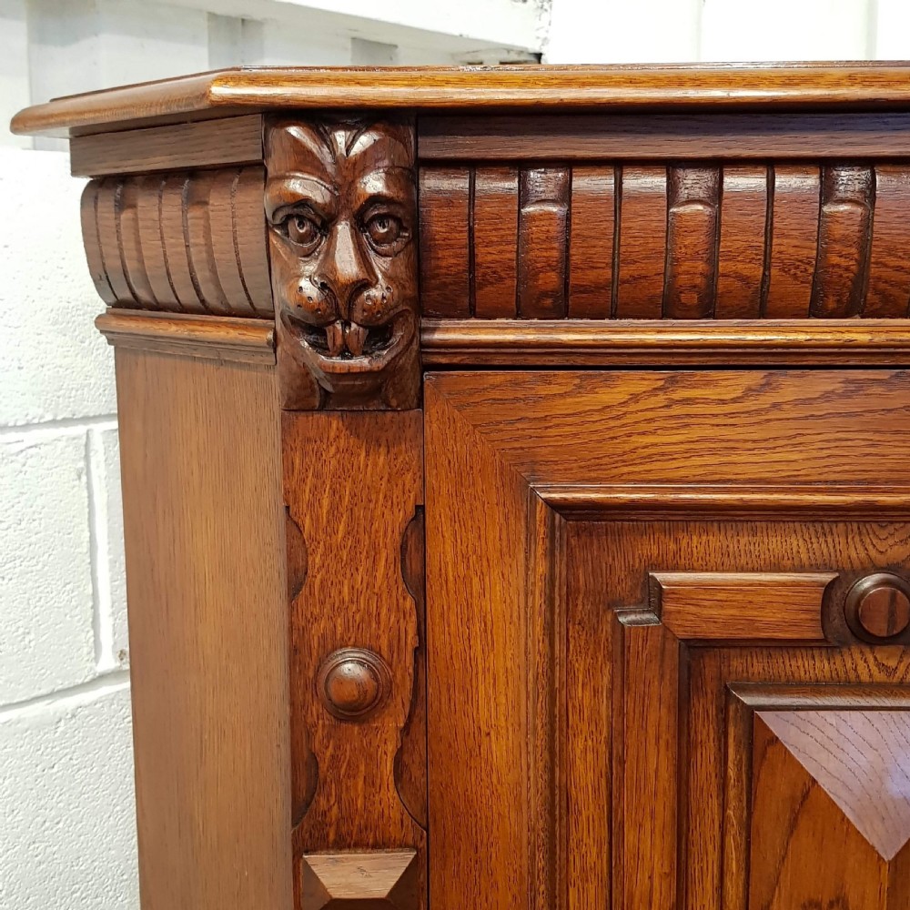 ANTIQUE LATE 19TH CENTURY FLEMISH CARVED OAK FREE STANDING CORNER CABINET C1890 View V