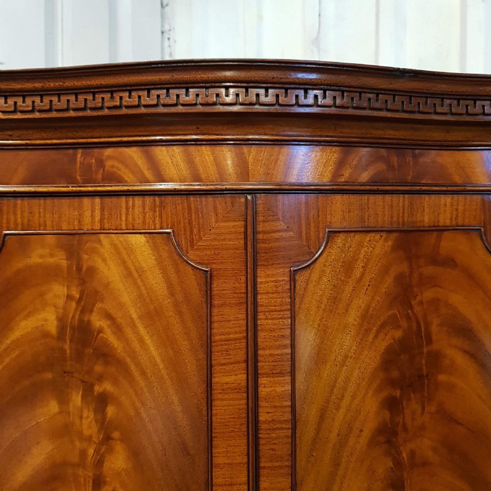 ANTIQUE FLAMED MAHOGANY SERPENTINE FRONT HANGING CORNER CABINET C1920 View V