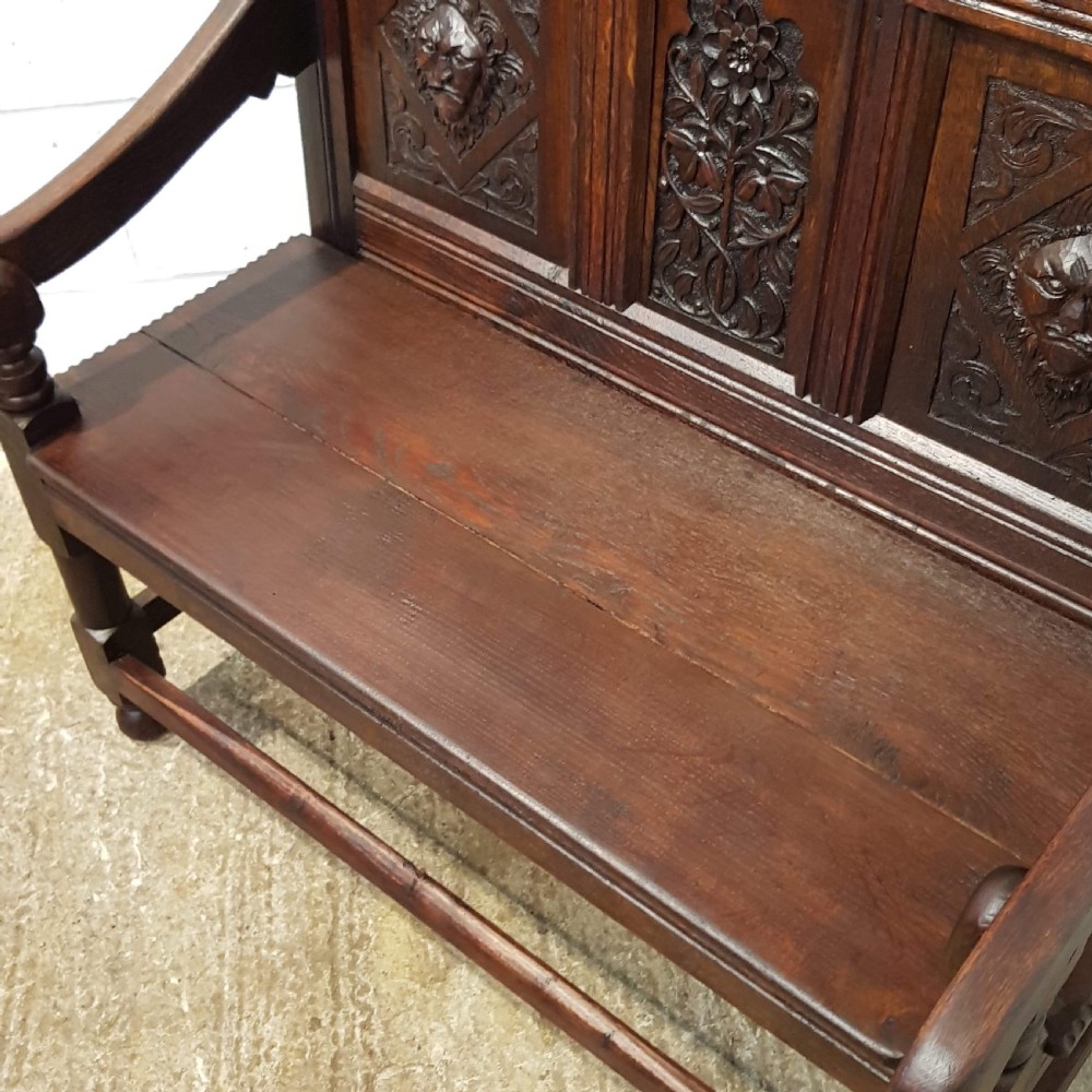 ANTIQUE LATE 18TH CENTURY SMALL CARVED OAK SETTLE C1790 View II