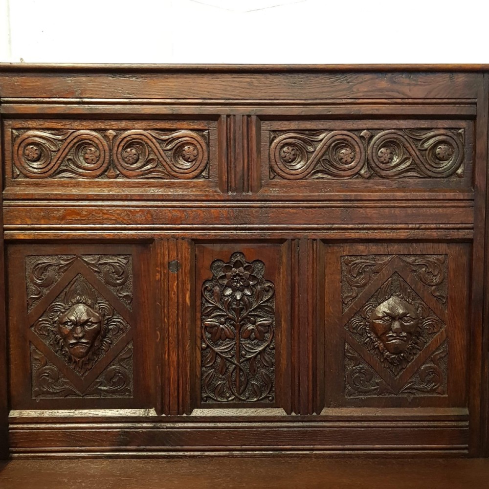 ANTIQUE LATE 18TH CENTURY SMALL CARVED OAK SETTLE C1790 View III