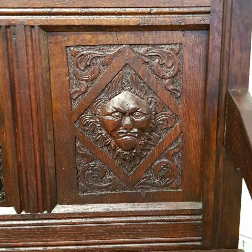 ANTIQUE LATE 18TH CENTURY SMALL CARVED OAK SETTLE C1790 View V