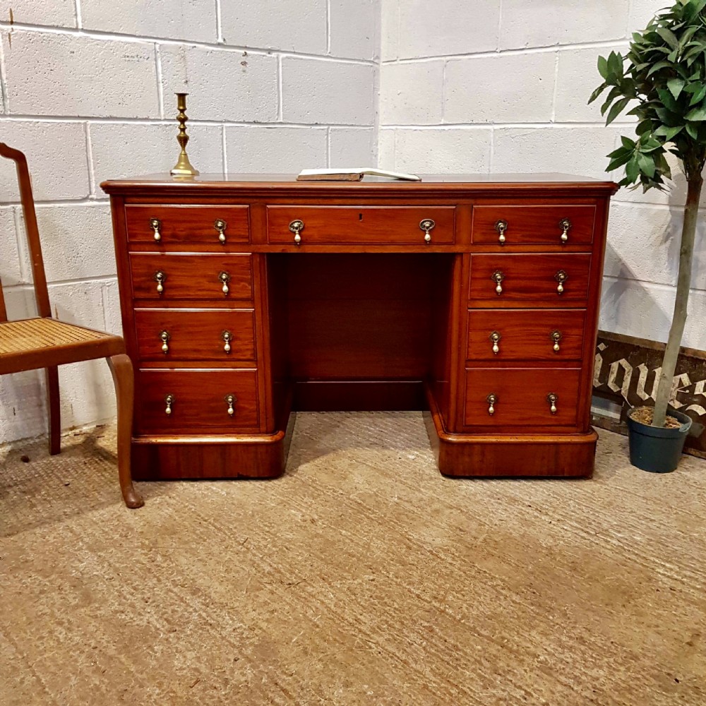 ANTIQUE VICTORIAN MAHOGANY PEDESTAL DESK C1880
