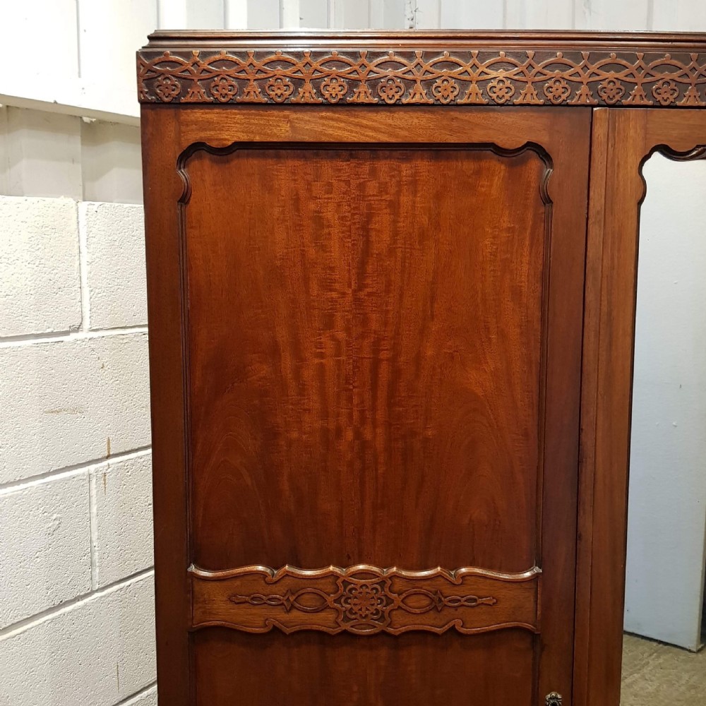 ANTIQUE EDWARDIAN MAHOGANY BOW FRONT TRIPLE WARDROBE C1900 View VI