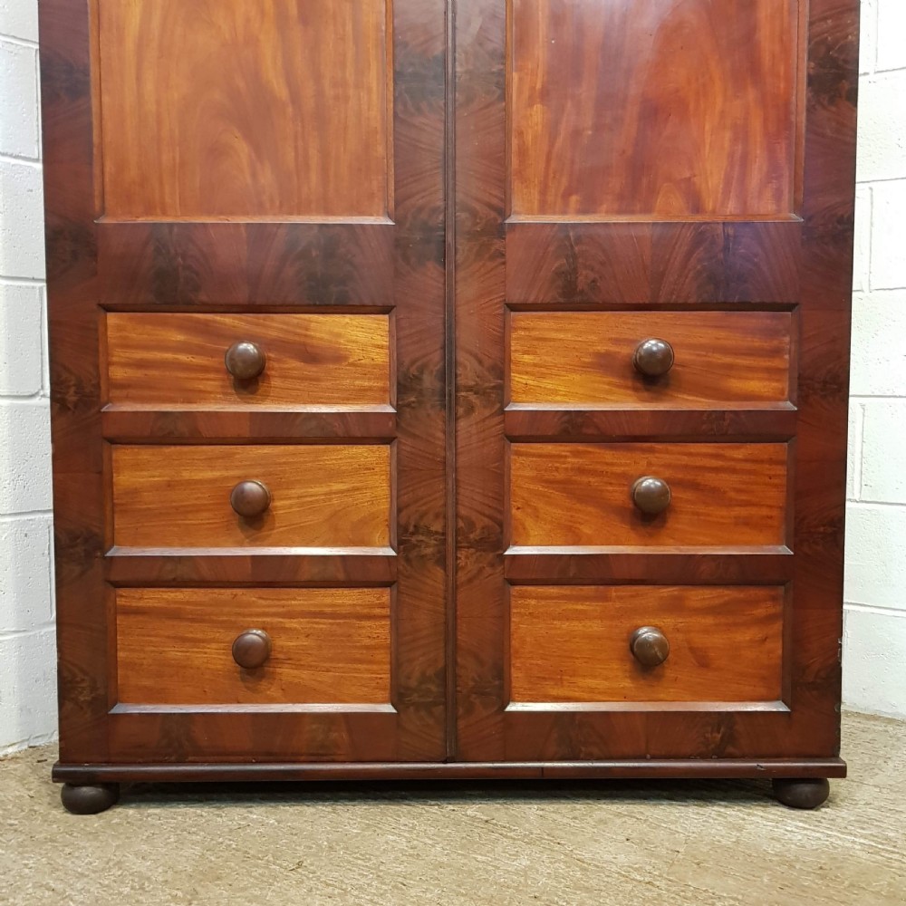 ANTIQUE WILLIAM 1V MAHOGANY DOUBLE WARDROBE  C1830 View V