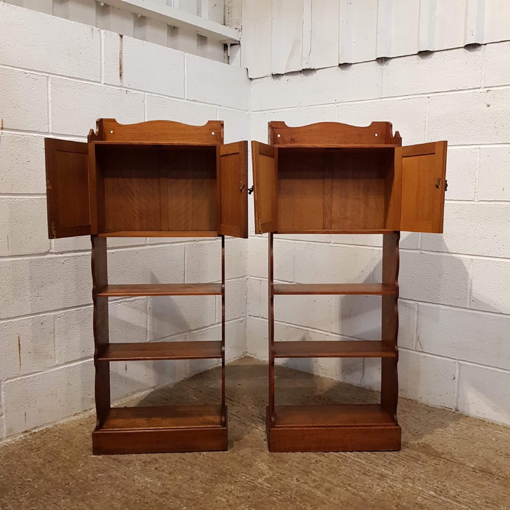 ANTIQUE PAIR ARTS & CRAFTS SMALL OAK OPEN BOOKCASES C1890 View VI
