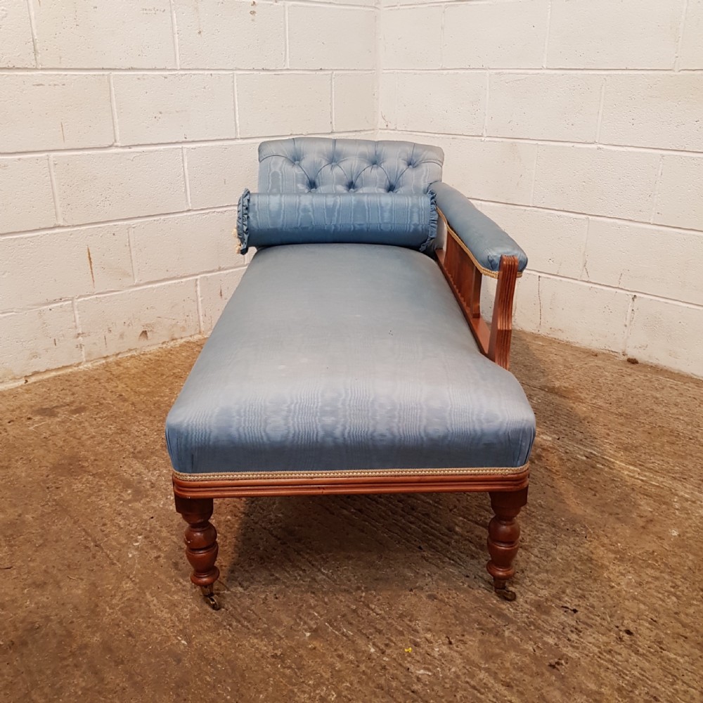 ANTIQUE LATE VICTORIAN WALNUT CHAISE LONGUE C1890 View IV