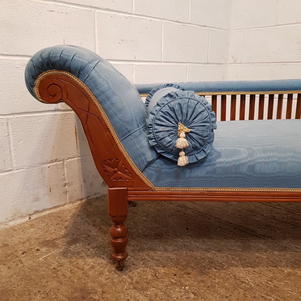 ANTIQUE LATE VICTORIAN WALNUT CHAISE LONGUE C1890 View V