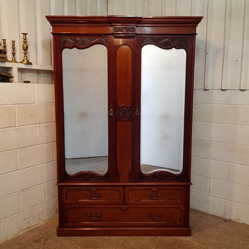 ANTIQUE ART NOUVEAU MAHOGANY DOUBKE WARDROBE C1890 View II