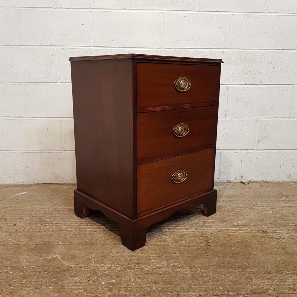 ANTIQUE REGENCY MAHOGANY DWARF NARROW CHEST OF DRAWERS C1820 View V