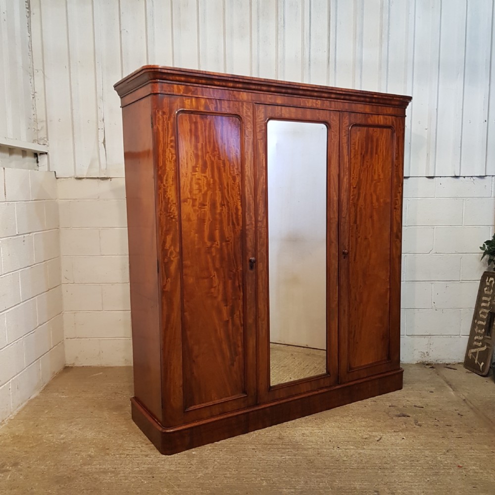 ANTIQUE VICTORISN MAHOGANY COMPACTUM WARDROBE C1880 View VII