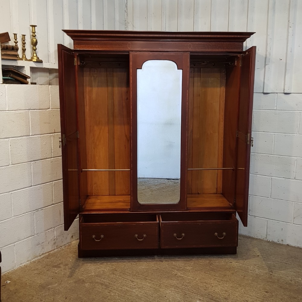 ANTIQUE EDWARDIAN MAHOGANY INLAID TRIPLE WARDROBE C1900 View VII