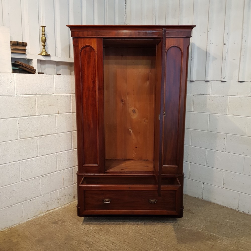 ANTIQUE VICTORIAN MAHOGANY WARDROBE C1880 View V