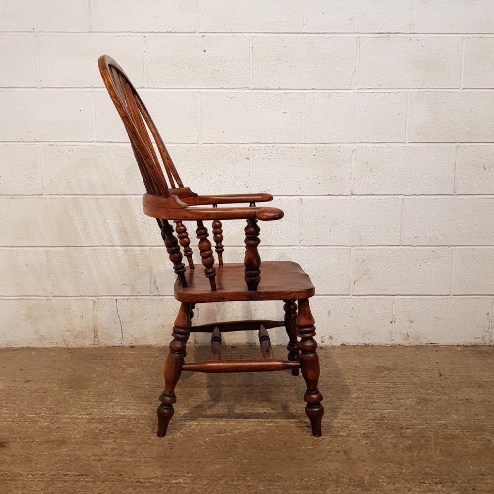 ANTIQUE 19TH CENTURY OAK AND ELM BROAD ARM WINDSOR CHAIR C1860 View II