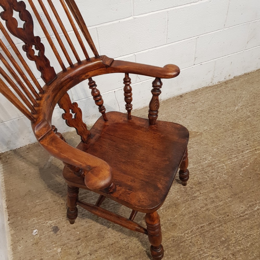 ANTIQUE 19TH CENTURY OAK AND ELM BROAD ARM WINDSOR CHAIR C1860 View V