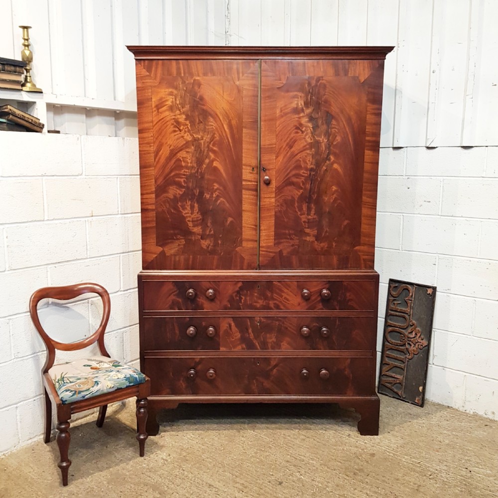 ANTIQUE 18TH CENTURY PERIOD MAHOGANY CLOTHES PRESS C1780