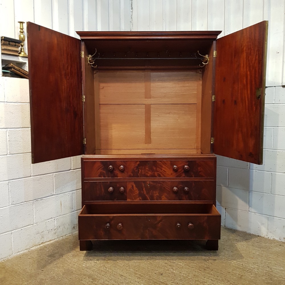 ANTIQUE 18TH CENTURY PERIOD MAHOGANY CLOTHES PRESS C1780 View III