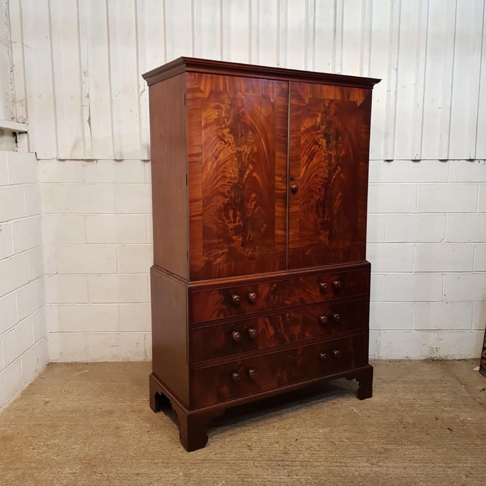 ANTIQUE 18TH CENTURY PERIOD MAHOGANY CLOTHES PRESS C1780 View IX