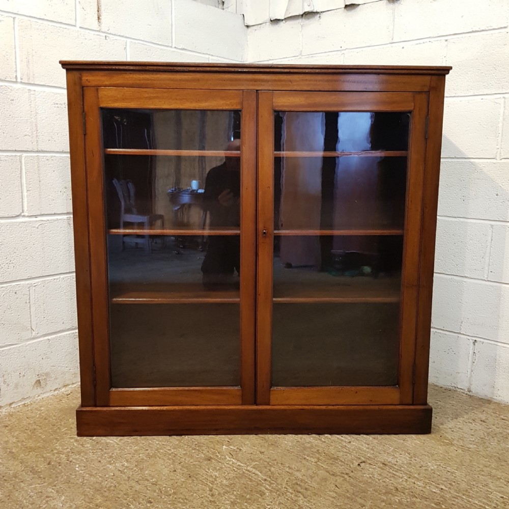 ANTIQUE LATE VICTORIAN MAHOGANY GLAZED BOOKCASE C1890 View II