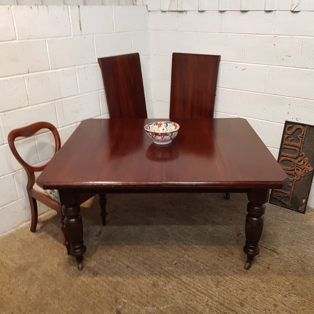 ANTIQUE LATE VICTORIAN MAHOGANY EXTENDING DINING TABLE C1890 seats 12