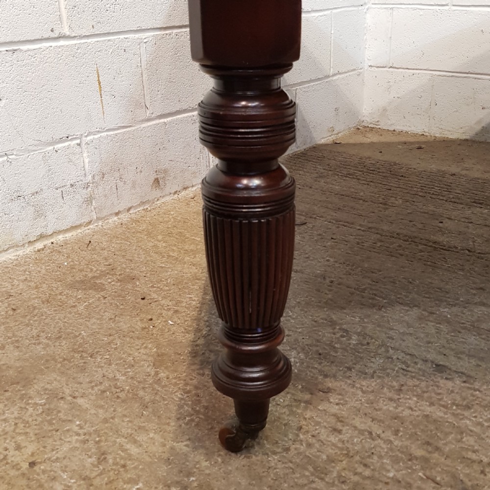ANTIQUE LATE VICTORIAN MAHOGANY EXTENDING DINING TABLE C1890 seats 12 View III