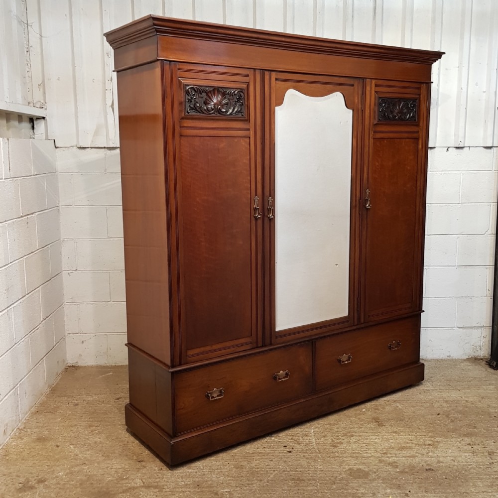 ANTIQUE LATE VICTORIAN MAHOGANY TRIPLE WARDROBE C1890 View VII