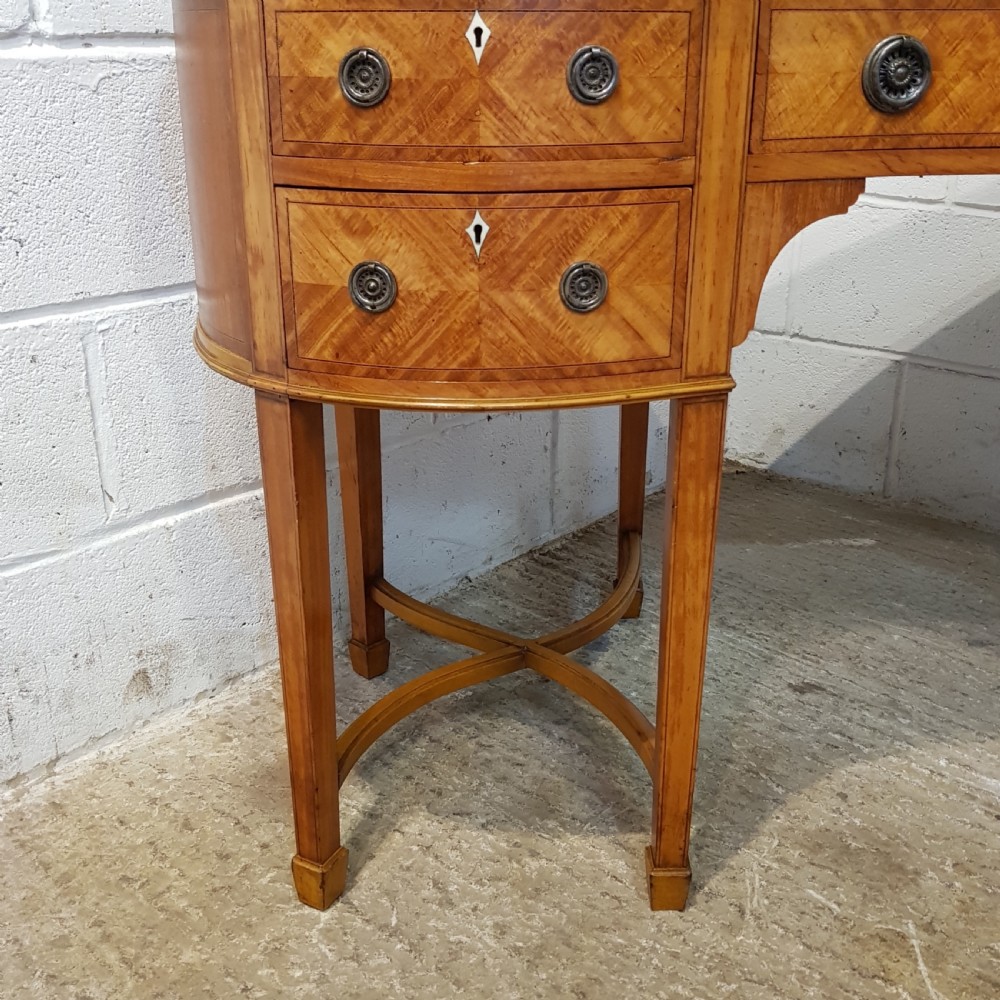 ANTIQUE LATE 19TH CENTURY SHERATON REVIVAL SATINWOOD DESK C1890 View III