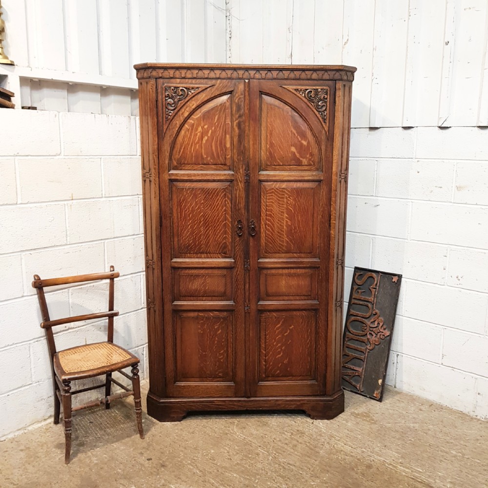 ANTIQUE SMALL CARVED OAK DOUBLE WARDROBE C1920