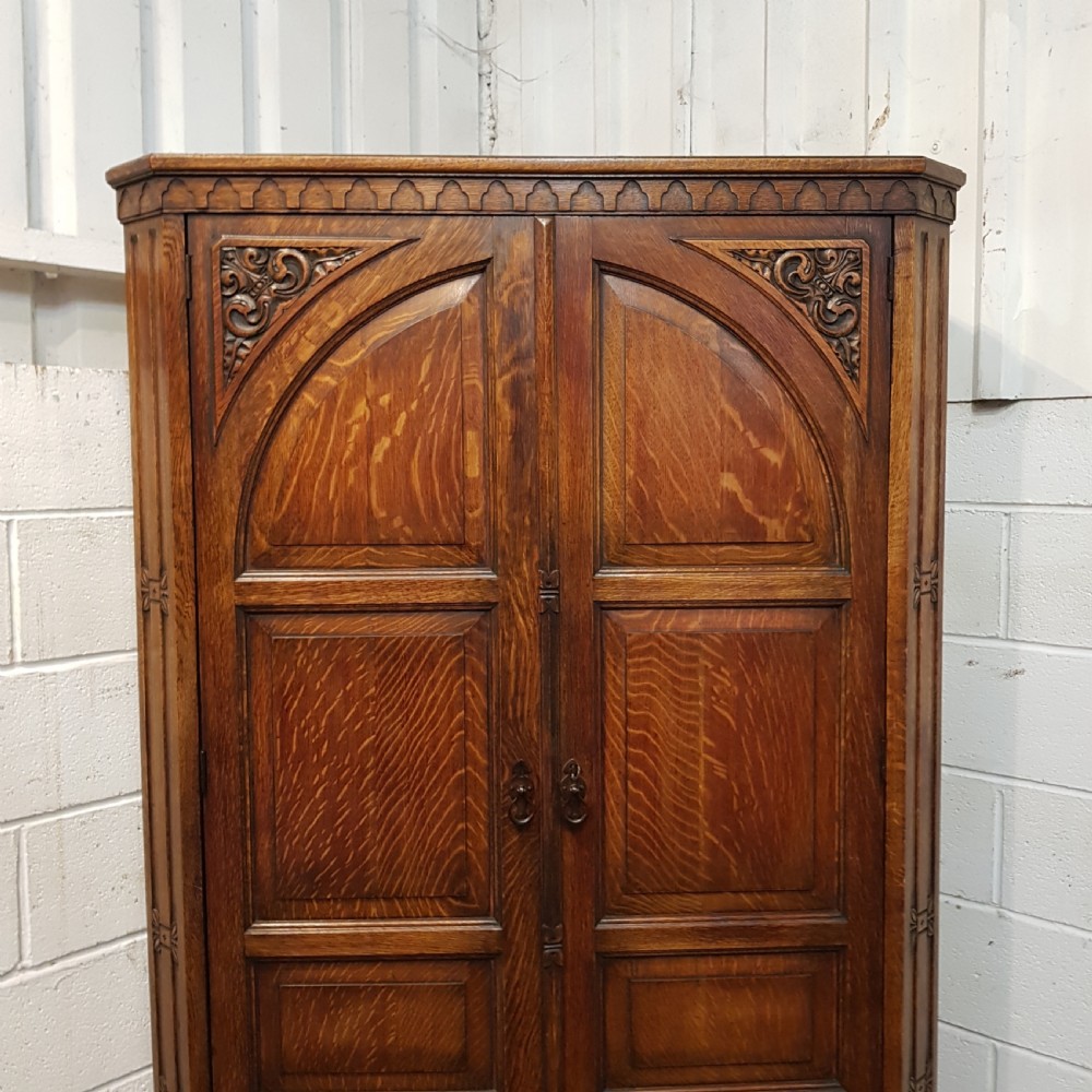 ANTIQUE SMALL CARVED OAK DOUBLE WARDROBE C1920 View IV