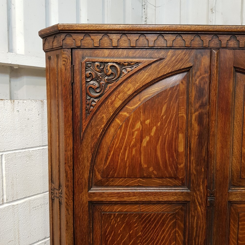 ANTIQUE SMALL CARVED OAK DOUBLE WARDROBE C1920 View VI