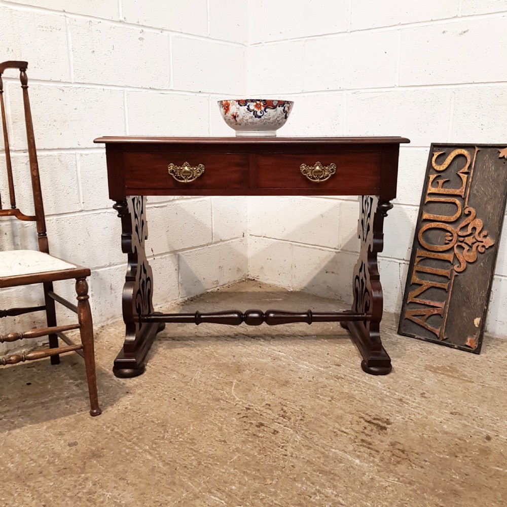 ANTIQUE VICTORIAN MAHOGANY SIDE TABLE C1880