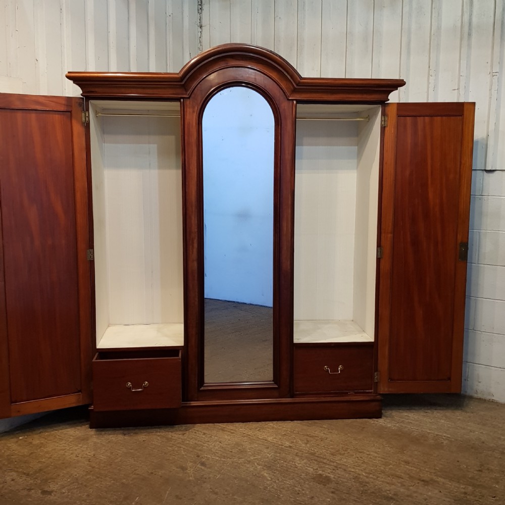 ANTIQUE VICTORIAN MAHOGANY TRIPLE WARDROBE C1870 View III