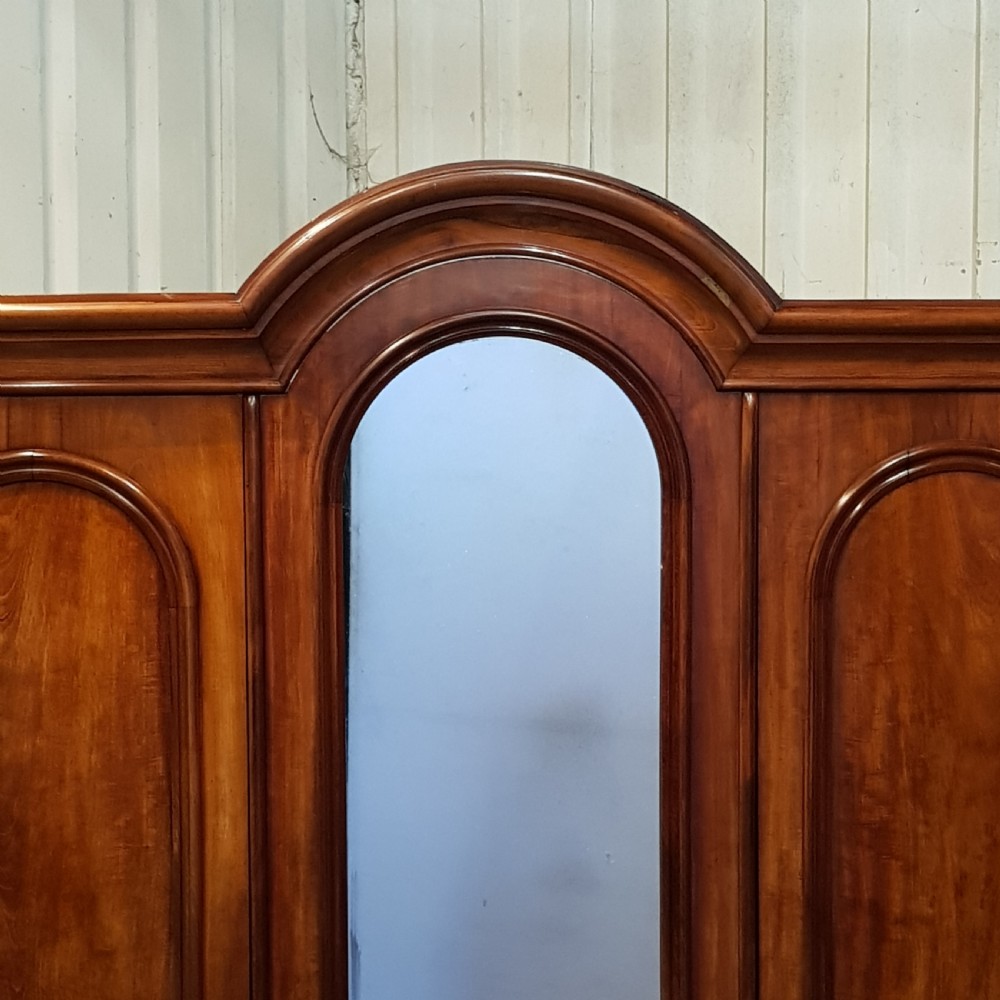 ANTIQUE VICTORIAN MAHOGANY TRIPLE WARDROBE C1870 View VI