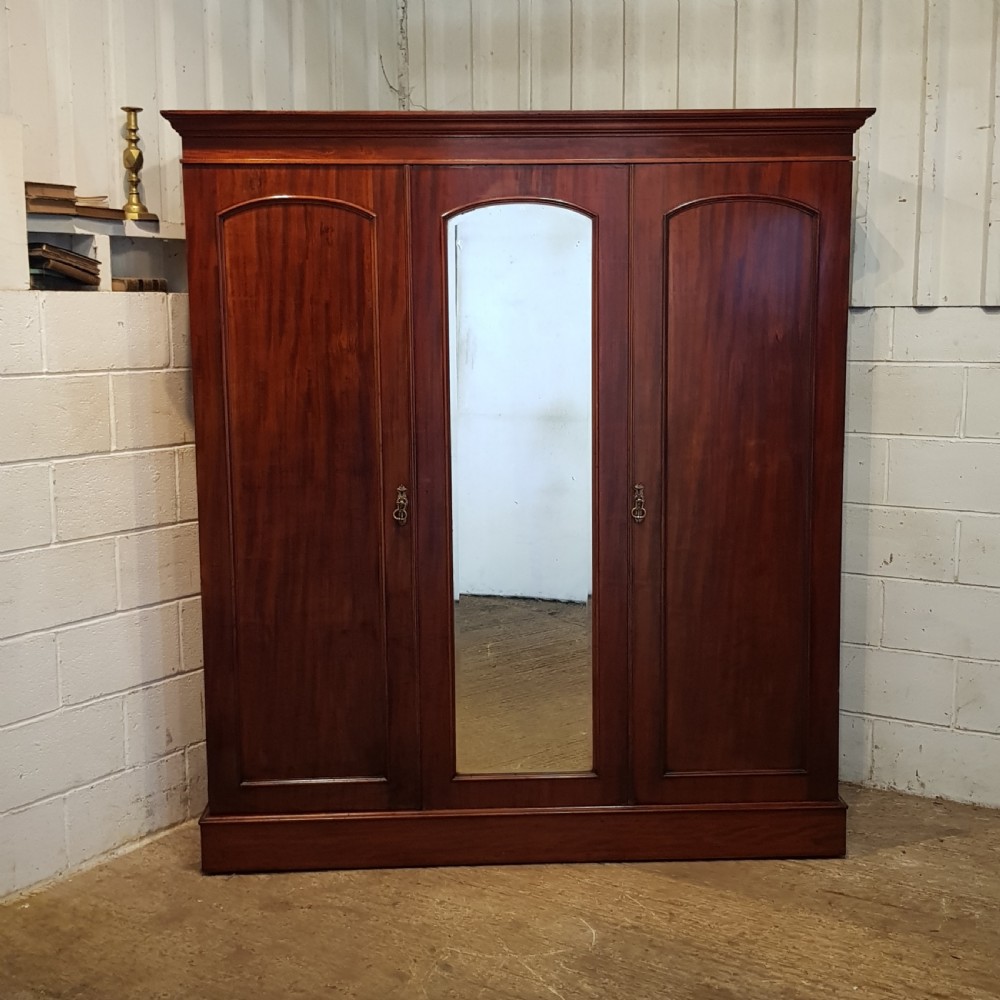 ANTIQUE VICTORIAN MAHOGANY TRIPLE WARDROBE C1880 View IV