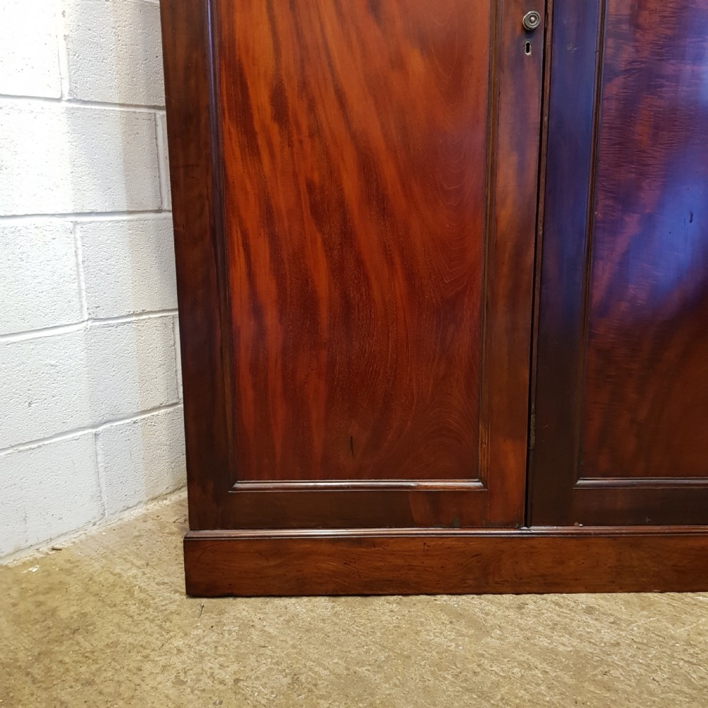 ANTIQUE LATE VICTORIAN REGENCY MAHOGANY TRIPLE WARDROBE C1890 View V